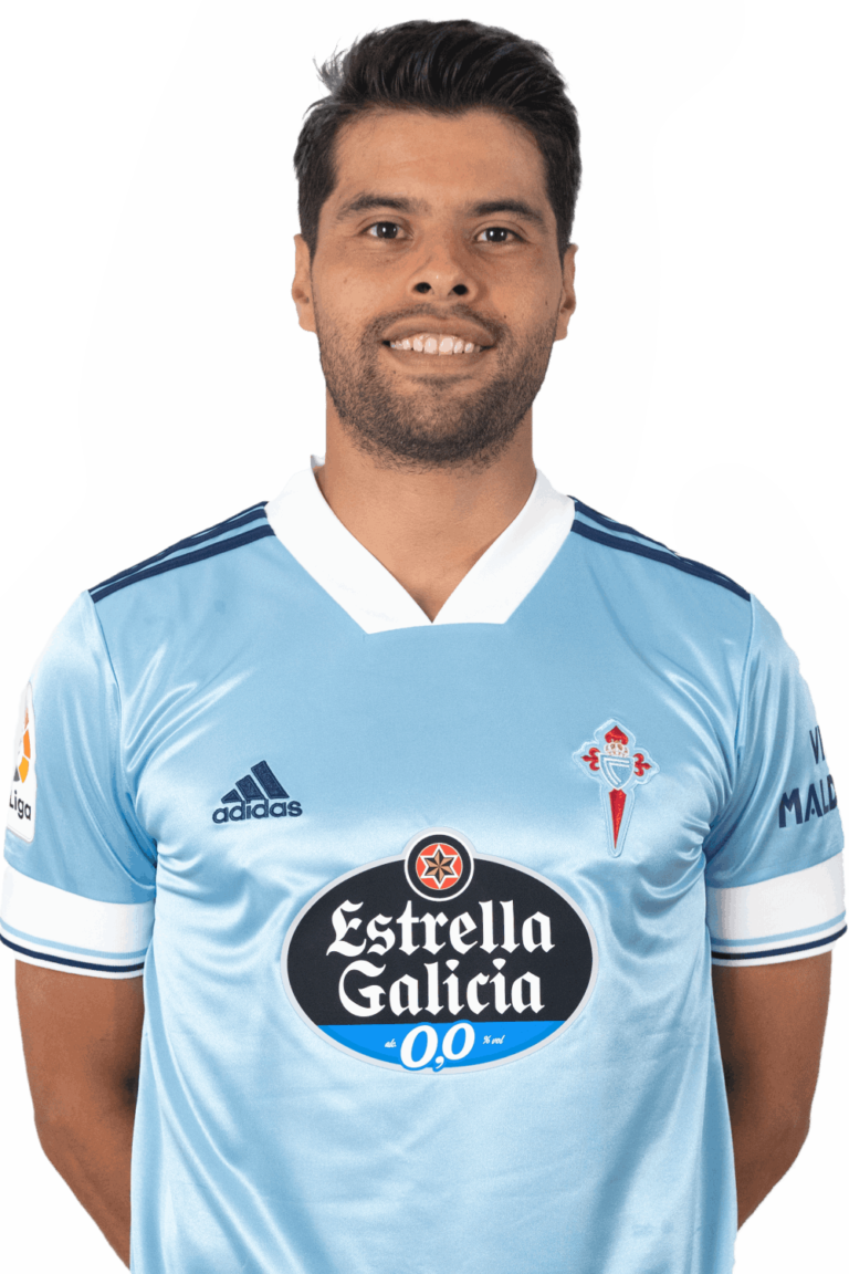 Imágen del jugador N. Araujo posando