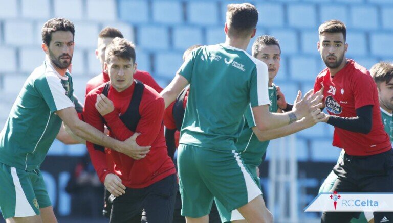 brais-mendez-radoja-celta-coruxo-entrenamiento-balaidos-220318.jpg