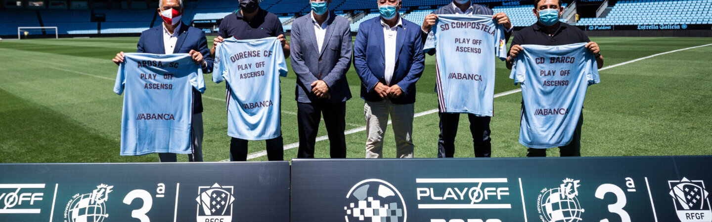 foto-familia-equipos-playoff-ascenso-tercera-balaidos-150720.jpg