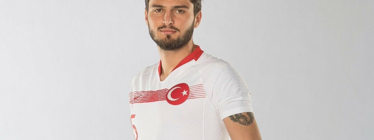 okay-yokuslu-camiseta-seleccion-turquia-celta.jpg