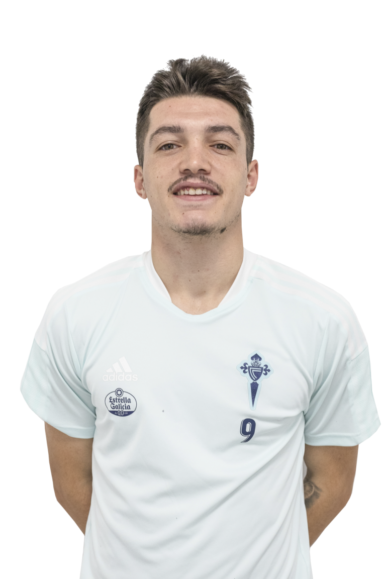 Imágen del jugador LAUTARO posando