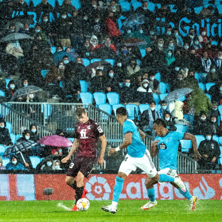 publico abanca balaidos lluvia celta real sociedad 281021 cuadrada