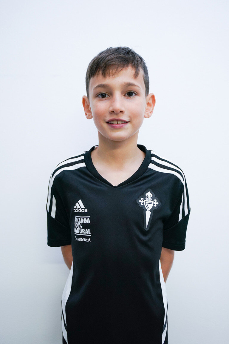 Imágen del jugador Mateo Fernández Fernández posando