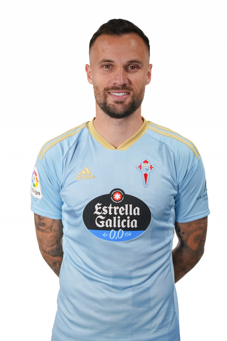 Imágen del jugador H. Seferović posando