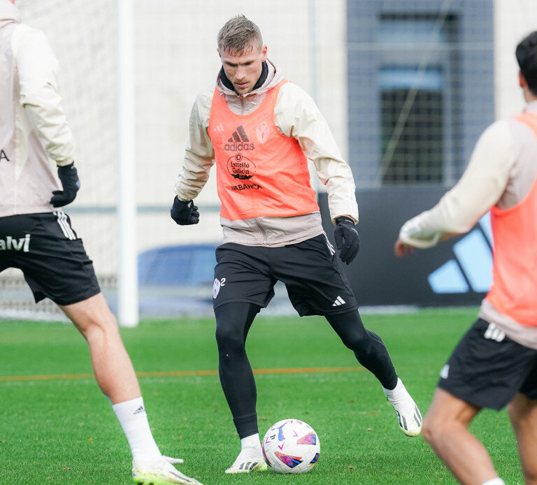 20231102_Entrenamiento_CarlStarfelt-3 (1)
