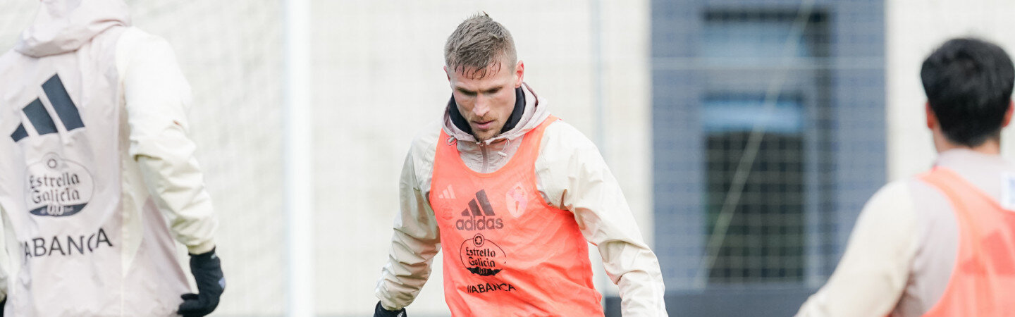 20231102_Entrenamiento_CarlStarfelt-3 (2)