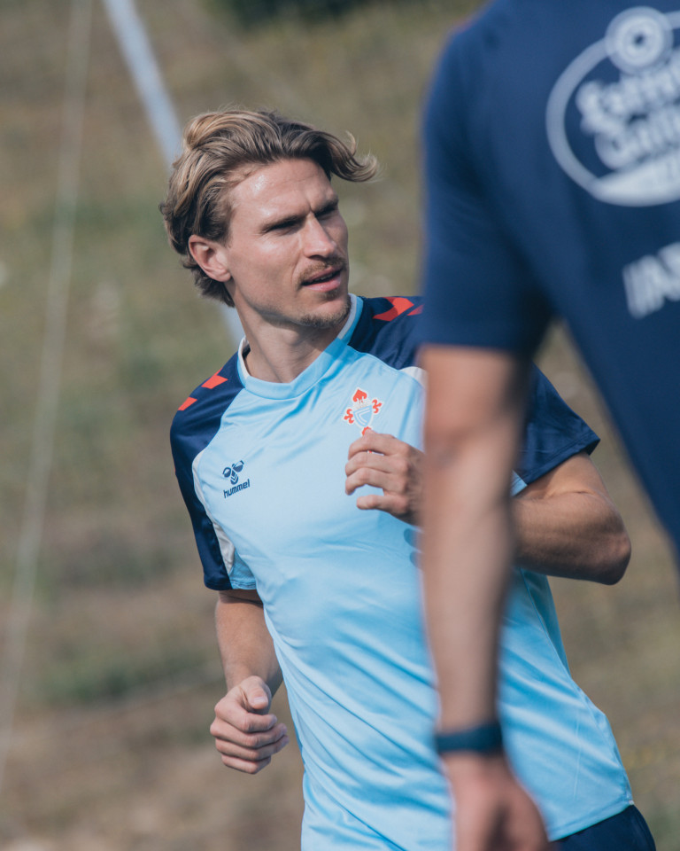20260722_Entrenamiento_CarlStarfelt-5